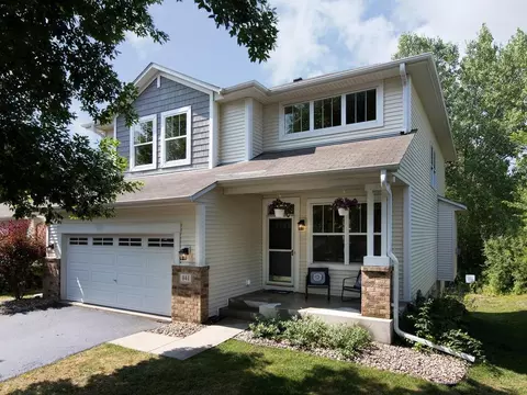 841 Newberry Ln, Chaska, MN 55318