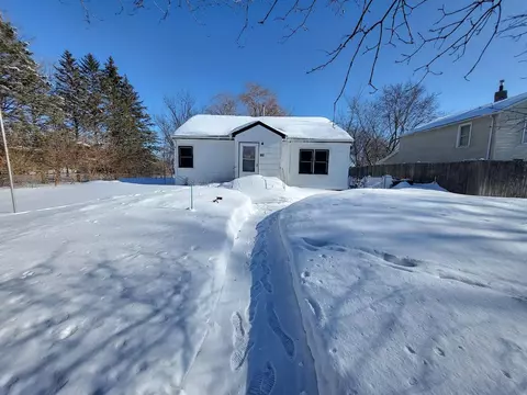 121 16th St, Heron Lake, MN 56137