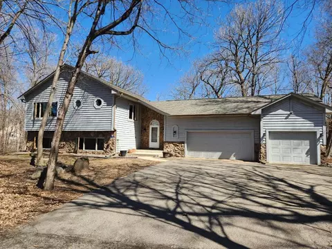 20581 Lake Ridge Dr, Prior Lake, MN 55372