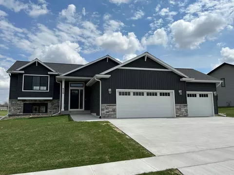 930 6th Ave NW, Dodge Center, MN 55927