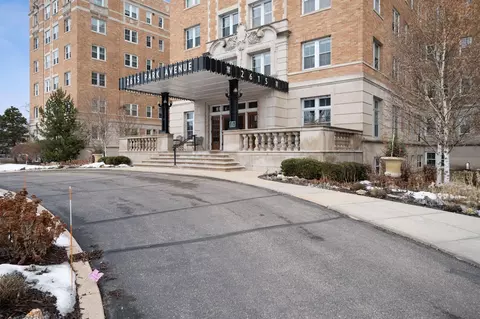 2615 Park Ave #504, Minneapolis, MN 55407
