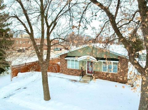 203 S 6th St, Milbank, SD 57252