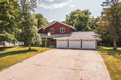 1086 Villa Ln, Detroit Lakes, MN 56501