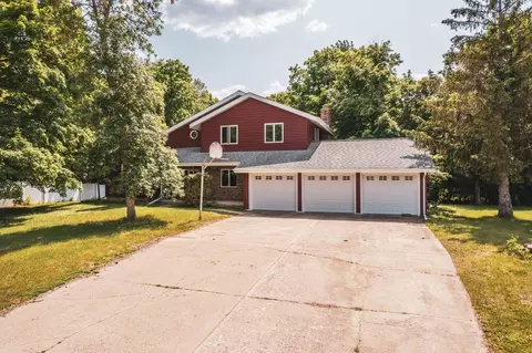 1086 Villa Ln, Detroit Lakes, MN 56501
