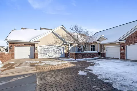 16905 49th Pl N, Plymouth, MN 55446