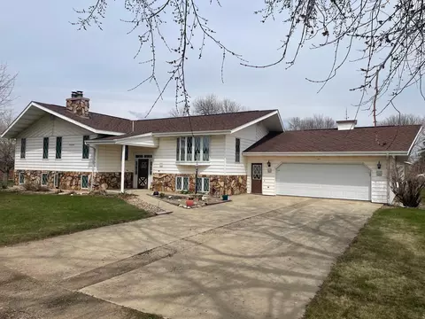 102 Johnsen Rd, Rushmore, MN 56168