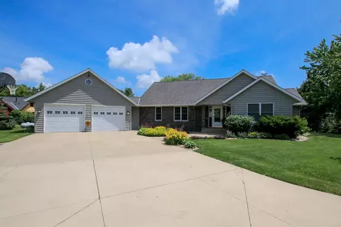 24876 Vista Rd, Hutchinson, MN 55350