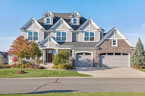 44 Monarch Way, North Oaks, MN 55127