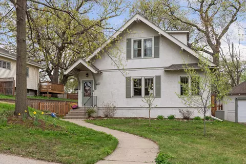 2138 Mount View Ave, Minneapolis, MN 55405