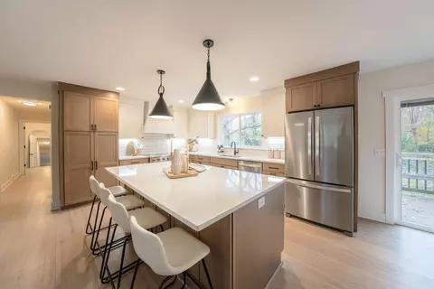 6902 Kingston Dr, Eden Prairie, MN 55346