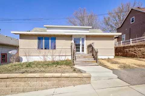 217 Bridge St, Le Sueur, MN 56058