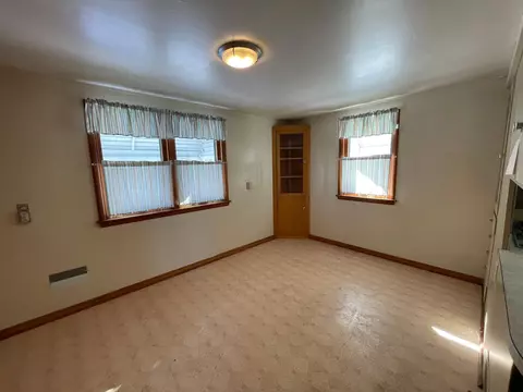 402 E 9th St, Morris, MN 56267 photo 13