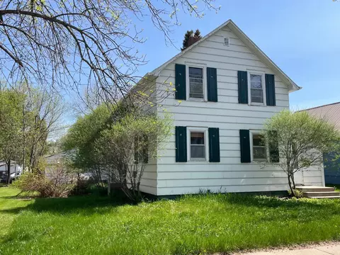 402 E 9th St, Morris, MN 56267 photo 2