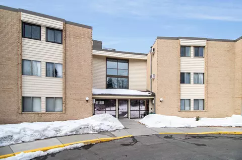11160 Anderson Lakes Pkwy #217, Eden Prairie, MN 55344
