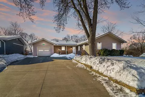 902 Saint Croix St N, North Hudson, WI 54016