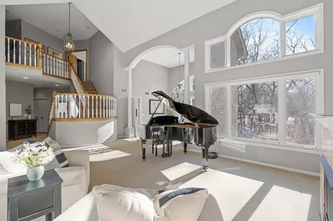 5523 Wingwood Ct, Minnetonka, MN 55345