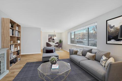 2700 W 44th St #112, Minneapolis, MN 55410