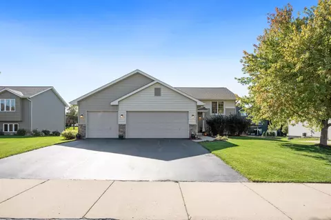 1404 9th St SE, New Prague, MN 56071