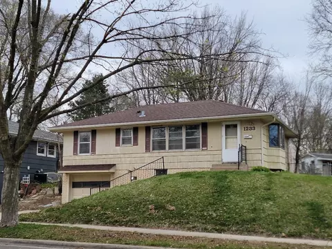 1233 Cascade St NW, Rochester, MN 55901