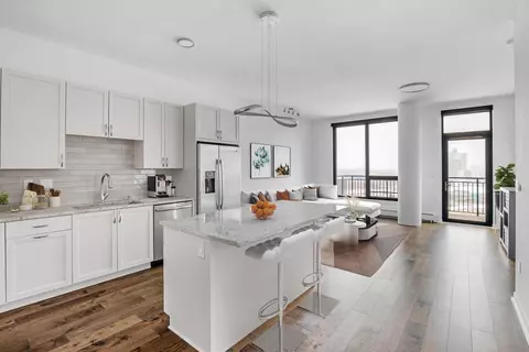 1240 S 2nd St #825, Minneapolis, MN 55415