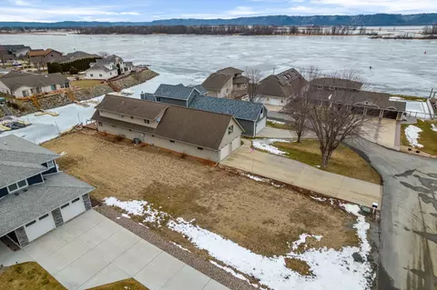 299 Marina Dr, Brownsville Twp, MN 55919