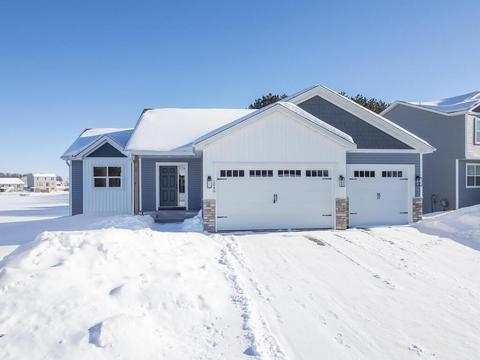 1048 Bellaire Blvd NW, Isanti, MN 55040