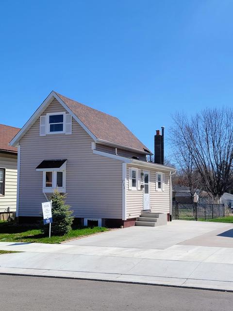 111 Columbus Ave N, New Prague, MN 56071