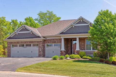 1 Pinnacle Bay, Hudson, WI 54016
