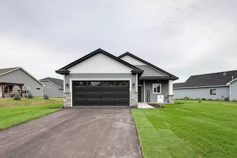 31767 Newport Curv, Lindstrom, MN 55045