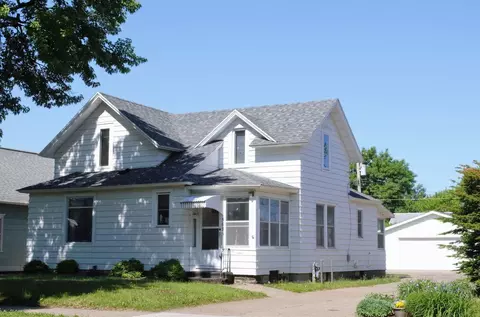 569 Sioux St, Winona, MN 55987