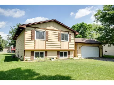 1345 Meadowmoor Dr NE, Fridley, MN 55432