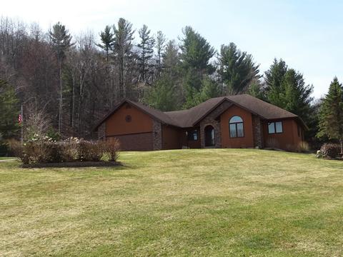 w2304 Highland Drive, Durand, WI 54736