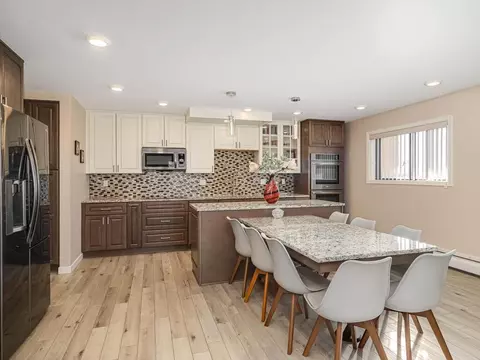 10401 Cedar Lake Rd #501, Minnetonka, MN 55305