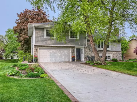 8642 Cord St NE, Circle Pines, MN 55014