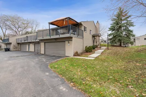 4428 Arden View Ct, Arden Hills, MN 55112