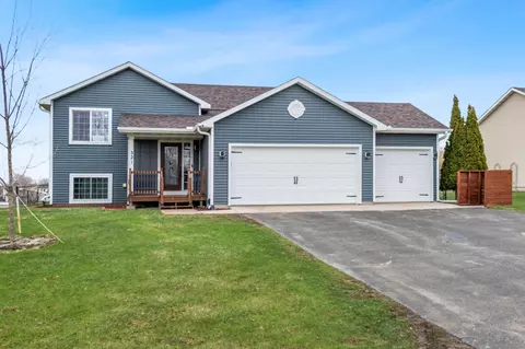 321 Birch St, Baldwin, WI 54002