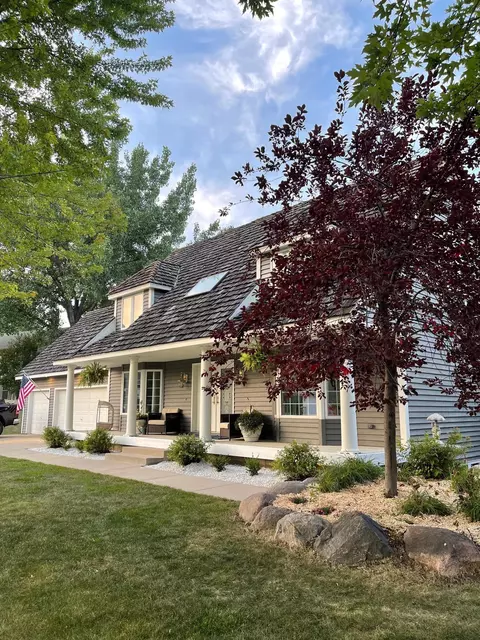 900 Upper Cove Rd, Minnetrista, MN 55364