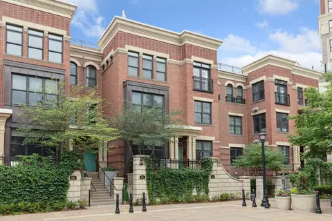 551 S 10th St, Minneapolis, MN 55404