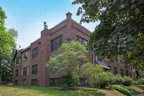 126 Victoria St S #3N, Saint Paul, MN 55105