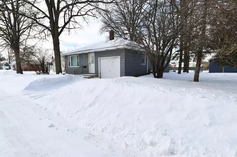 319 Merriam Ave S, Thief River Falls, MN 56701