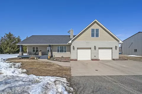 7768 200th St N, Forest Lake, MN 55025
