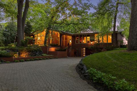 2605 Maple Ridge Ln, Excelsior, MN 55331