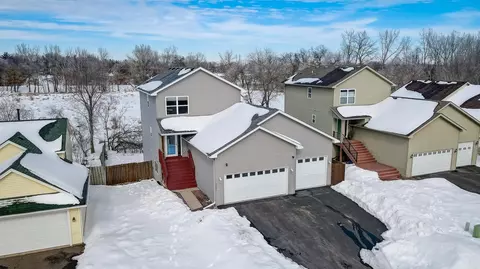 7060 Upper 39th St N, Oakdale, MN 55128