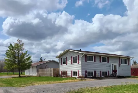 615 16th St E, International Falls, MN 56649
