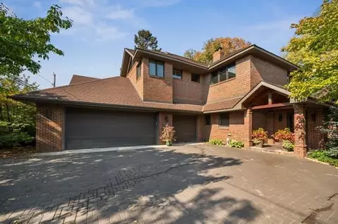 10118 S Shore Dr, Plymouth, MN 55441