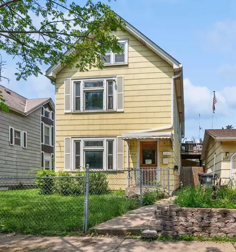 657 Plum St, Saint Paul, MN 55106