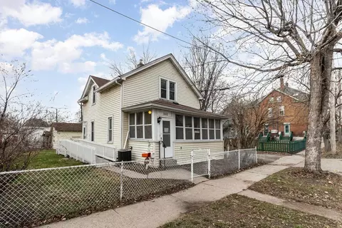 328 Van Buren Ave, Saint Paul, MN 55103