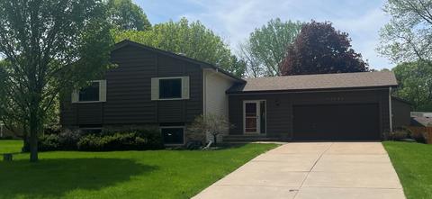 17195 Round Lake Rd, Eden Prairie, MN 55346