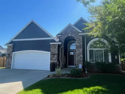14881 Oakcrest Cir, Savage, MN 55378