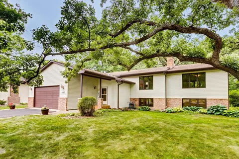8267 Greenwood Dr, Mounds View, MN 55112